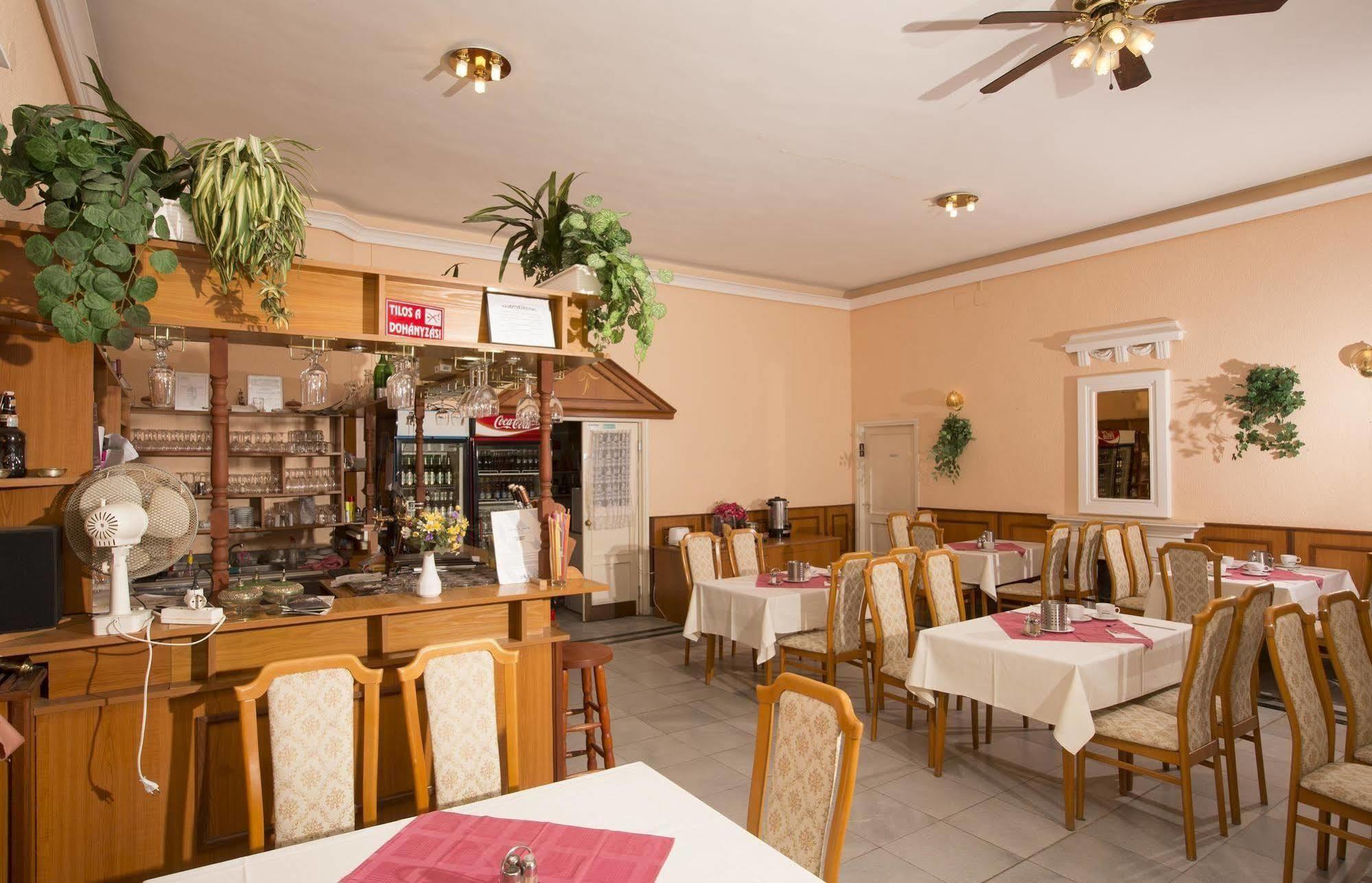 Hotel Francoise Balatonlelle Εξωτερικό φωτογραφία