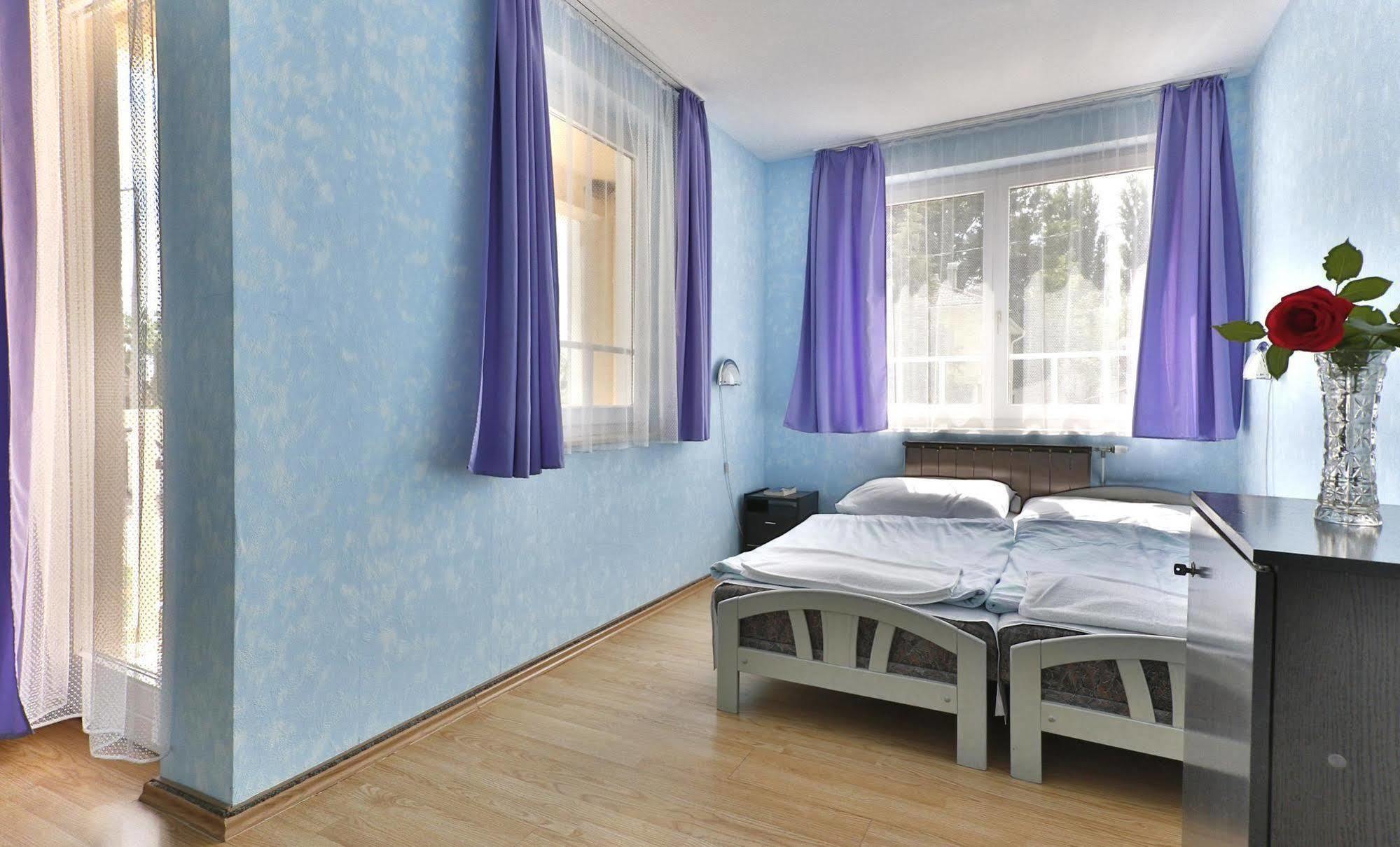 Hotel Francoise Balatonlelle Εξωτερικό φωτογραφία