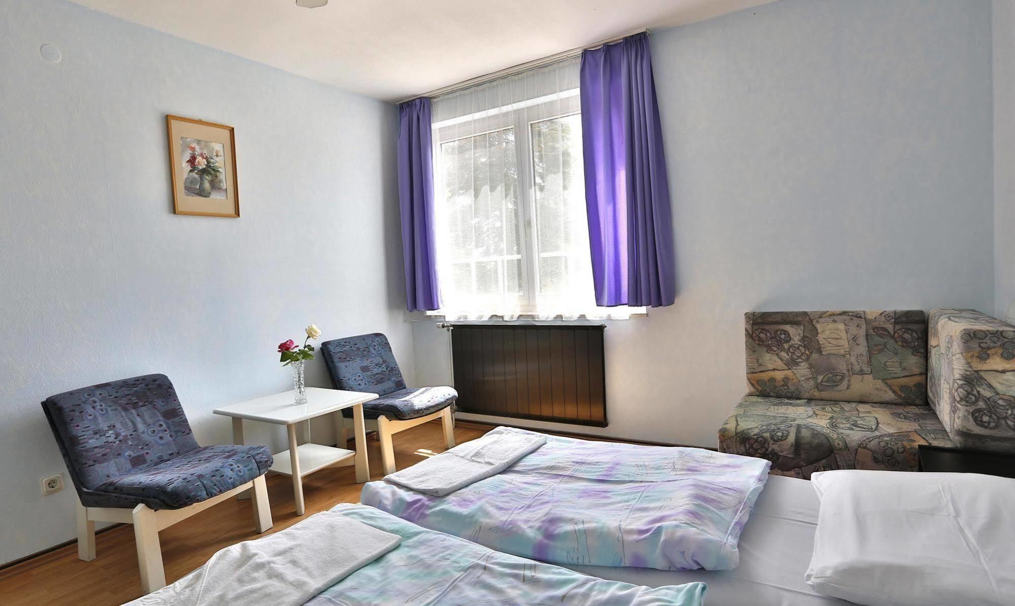 Hotel Francoise Balatonlelle Εξωτερικό φωτογραφία